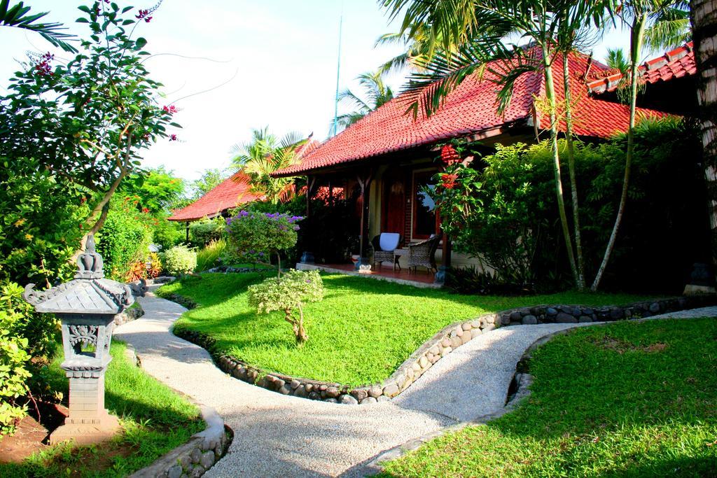 Puri Dajuma Beach Eco-Resort & Spa Pulukan Exteriör bild